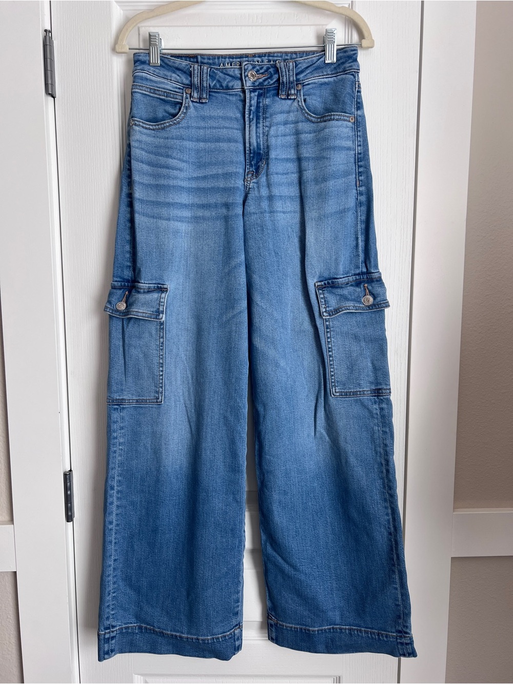 American Eagle Outfitters Light Blue Wide-Leg Cargo Jeans